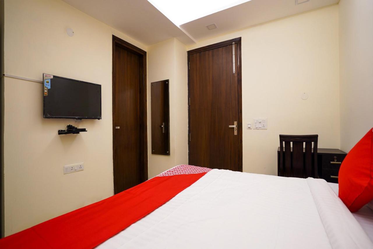 Hotel O Olive Saffron Dillí Exteriér fotografie